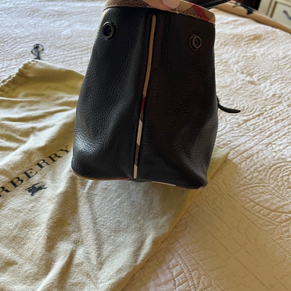 Burberry Black purse great condition like new color black - Picture 4 of 13